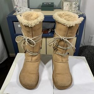 UGG lace up boots beige cream sz 7 flat winter womens
